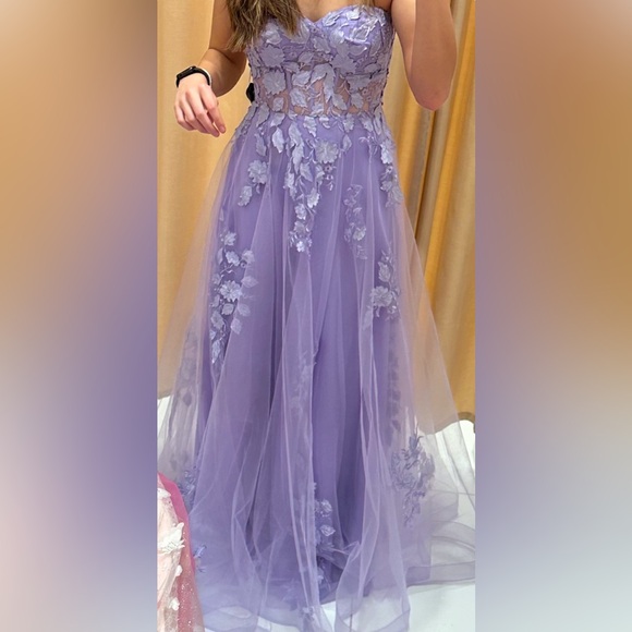 Camille La Vie Prom Dress - Picture 1 of 11